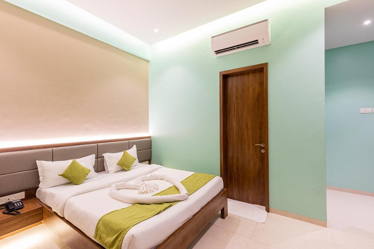 Hotel Seven Oaks Navi Mumbai Exterior foto