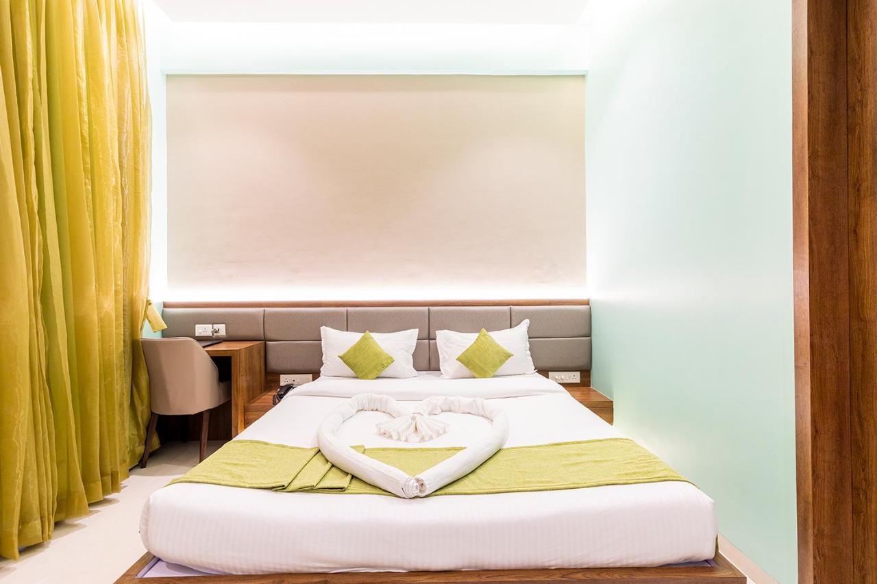 Hotel Seven Oaks Navi Mumbai Exterior foto